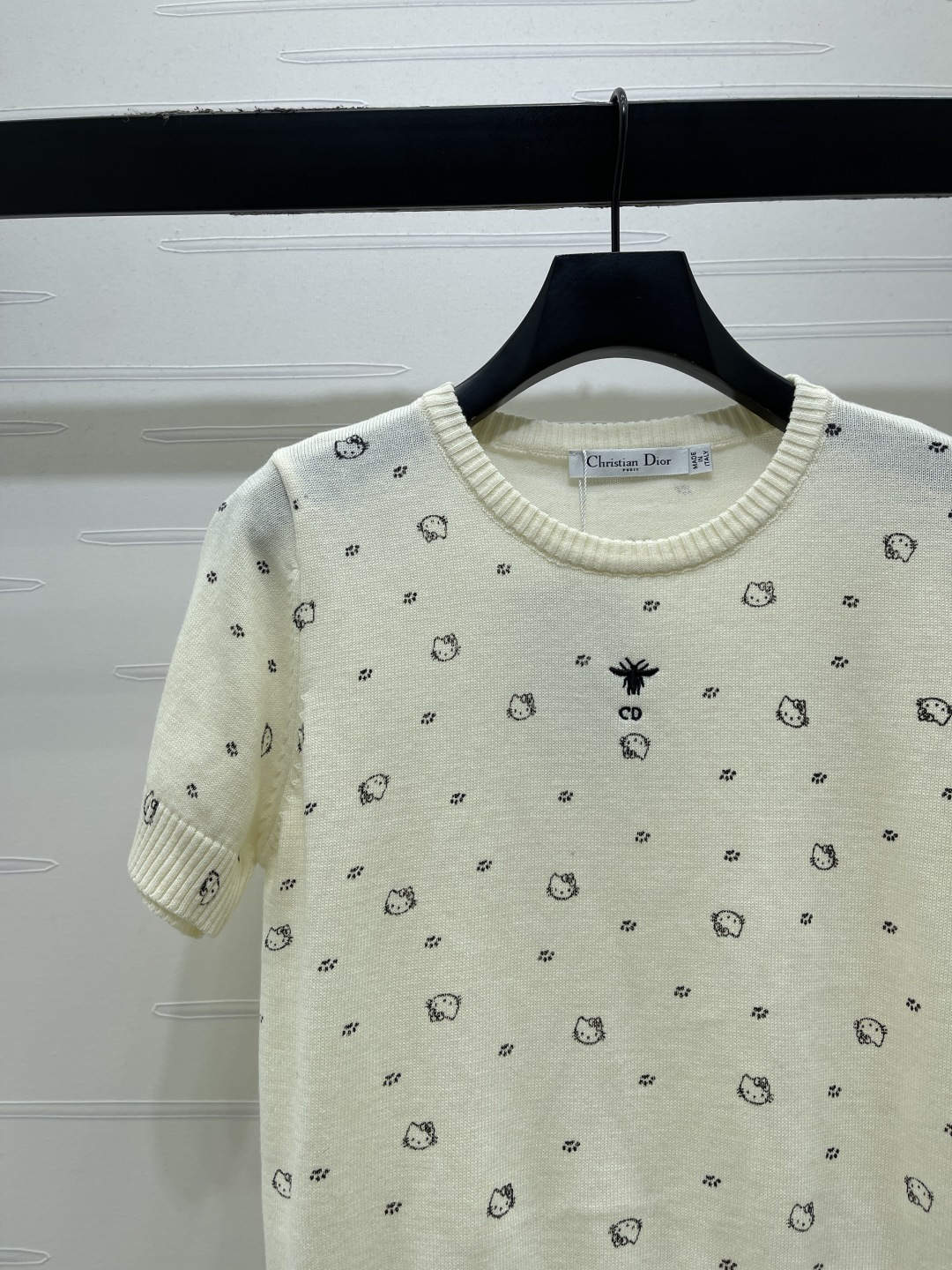 Women's short sleeves